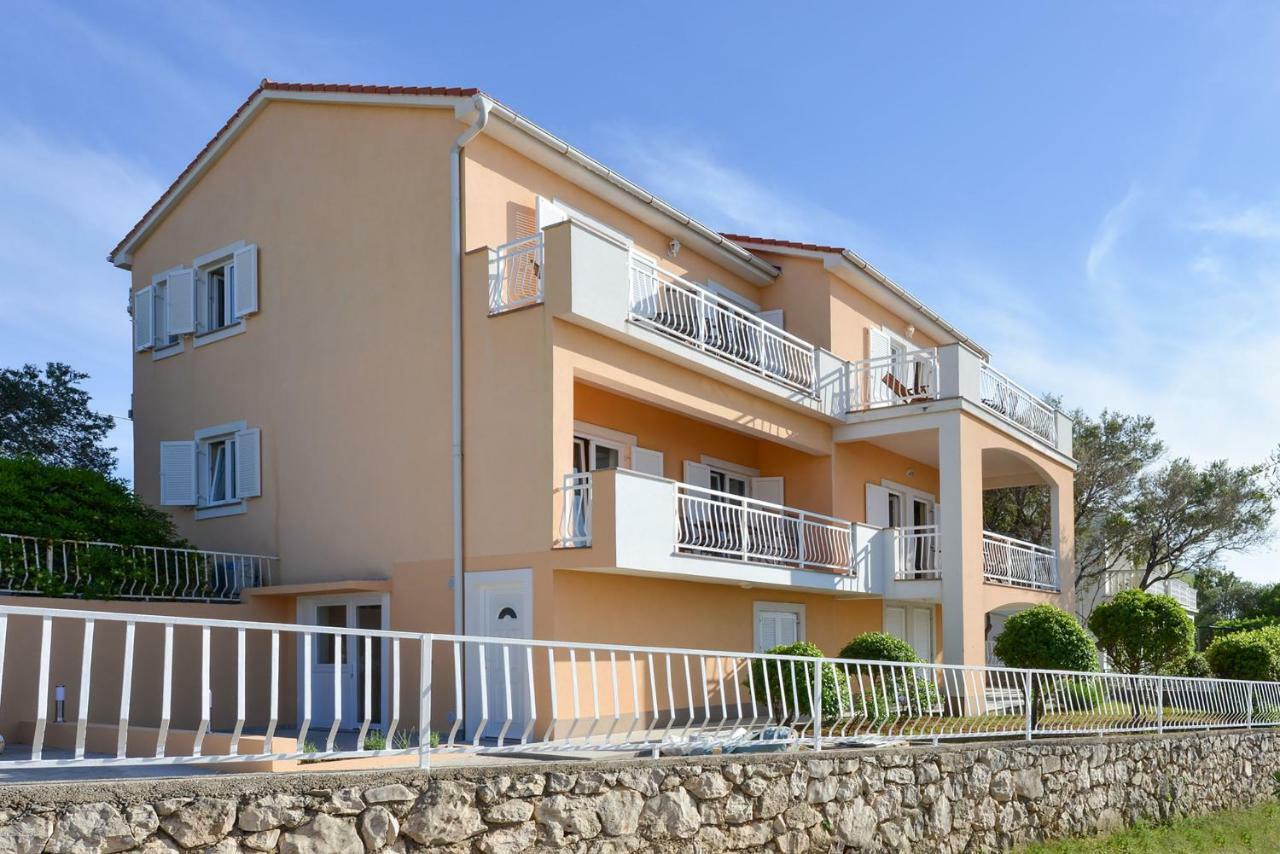 Cecilia Apartments 伦 外观 照片